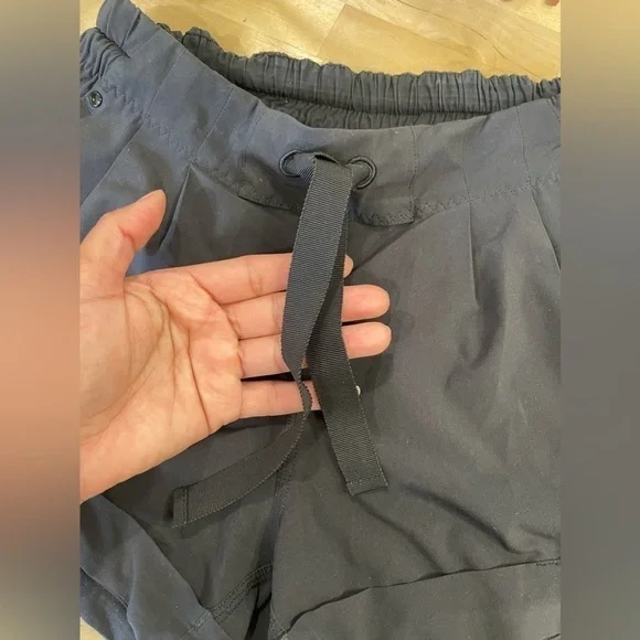 Lululemon Women's Black Shorts - Picture 7 of 8